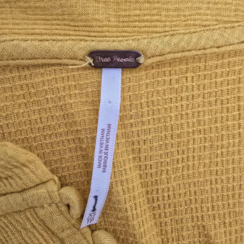 Free People Shirt Womens Medium Yellow Tunic Henley Ruffle‎ Hem Long Sleeve Boho